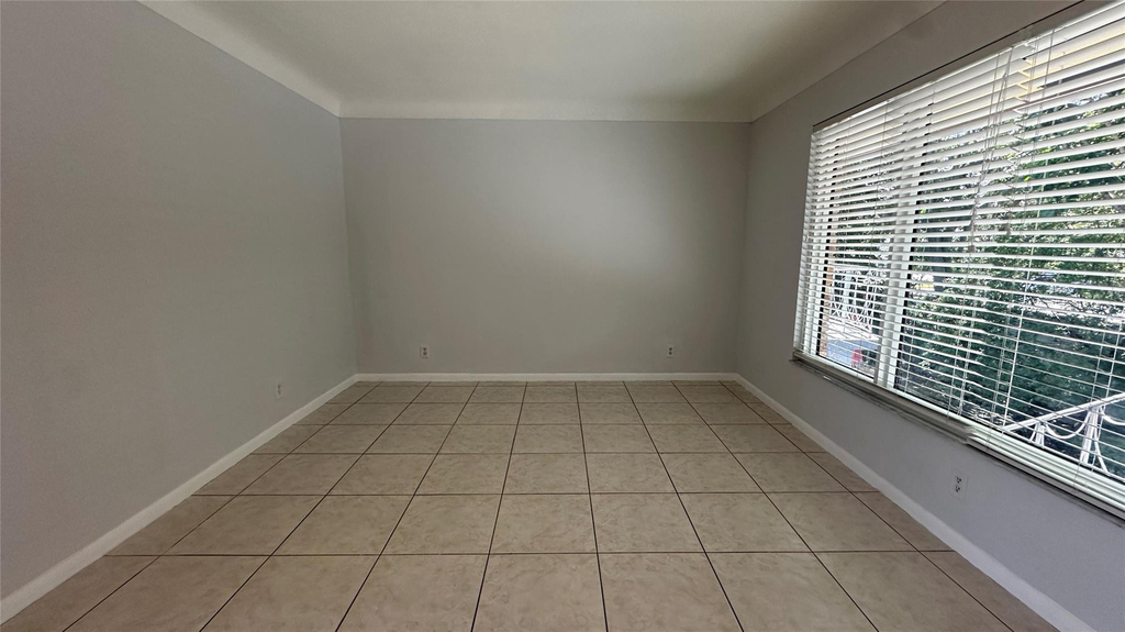 1900 Ne 29th Street - Photo 4