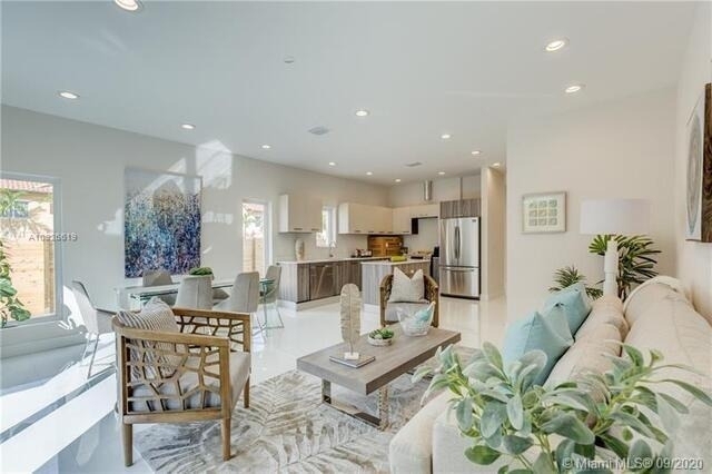 682 Ne 43rd Street - Photo 1