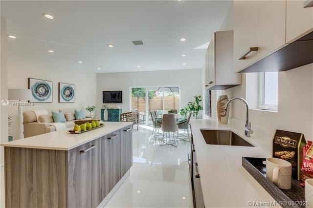 682 Ne 43rd Street - Photo 9