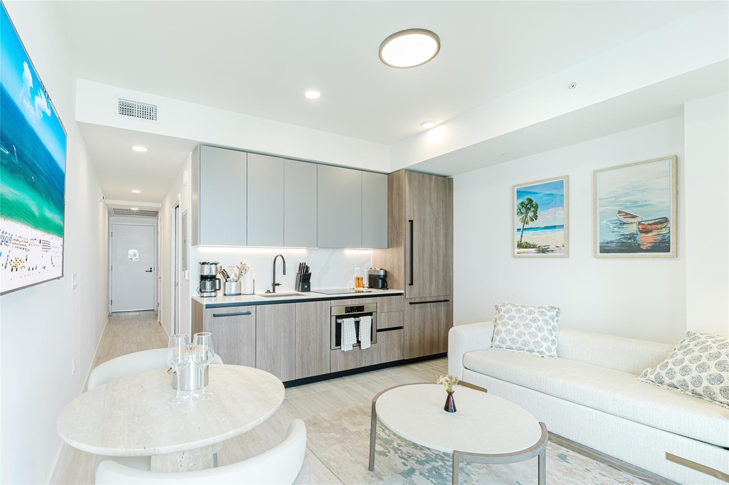 580 72nd Street - Photo 4