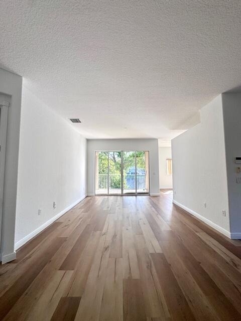 7842 Exeter Boulevard E - Photo 7
