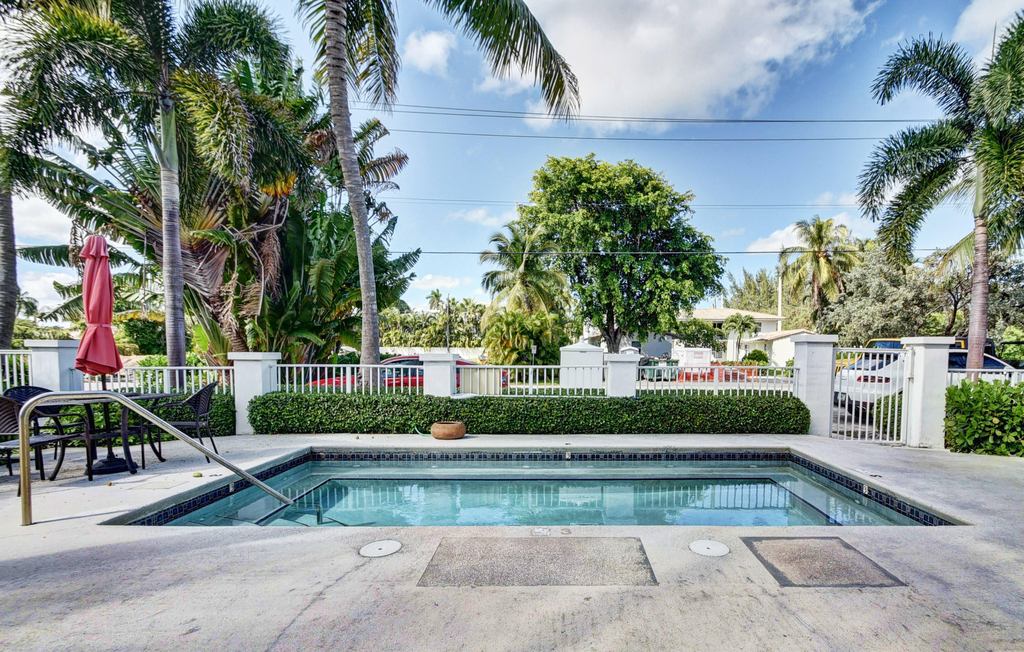 1020 Casuarina Road - Photo 14