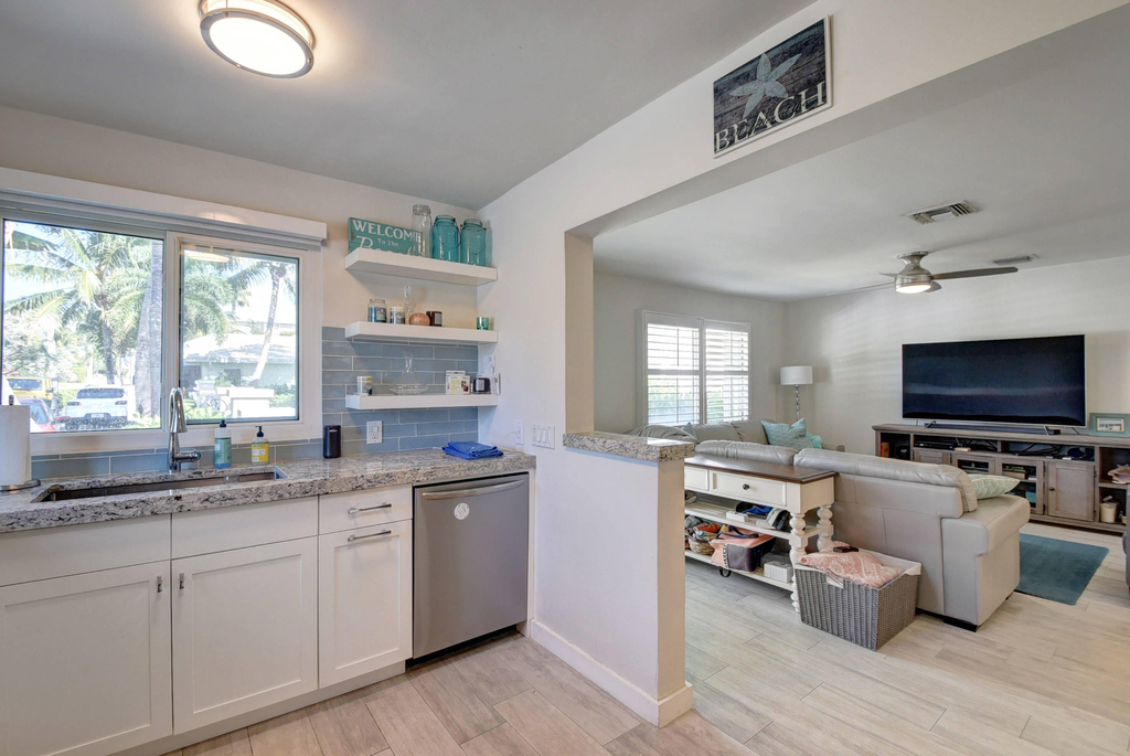 1020 Casuarina Road - Photo 2