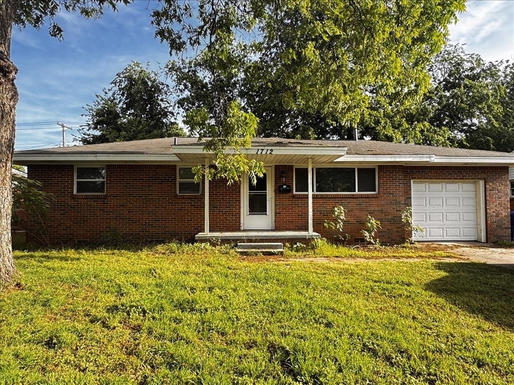 1712 W Boyd Street - Photo 0