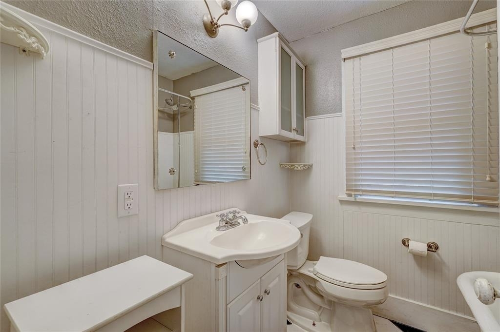 3711 N Military Avenue - Photo 21