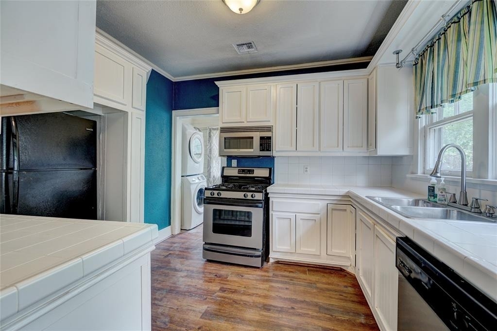 3711 N Military Avenue - Photo 10