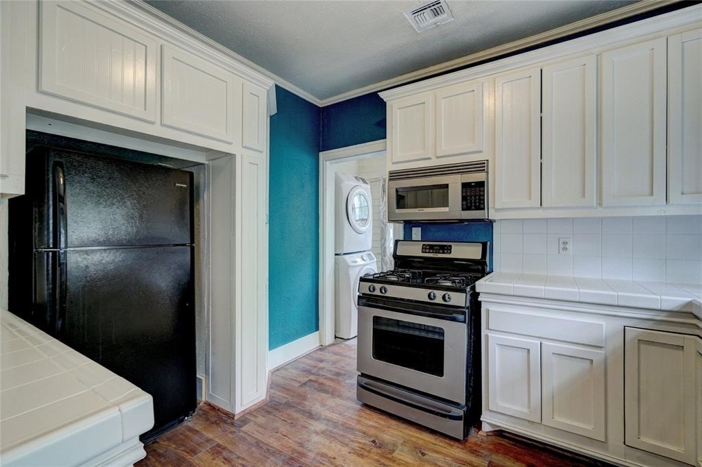 3711 N Military Avenue - Photo 12