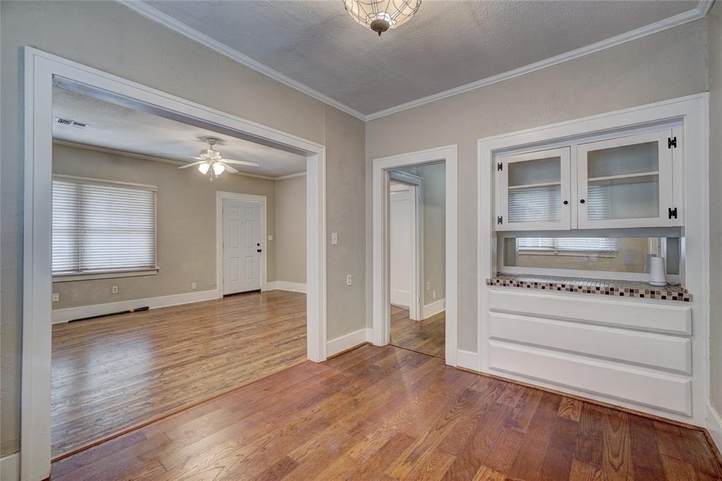3711 N Military Avenue - Photo 8