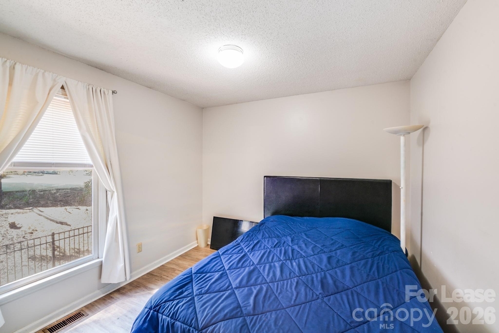 2116 Bon Villa Way - Photo 12