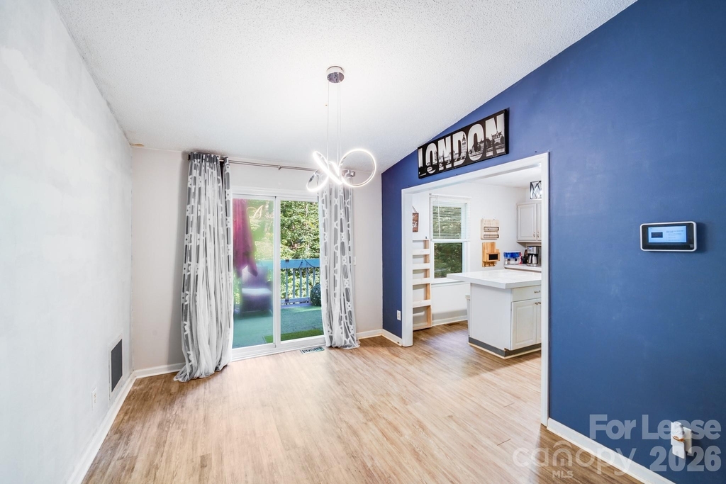 2116 Bon Villa Way - Photo 7