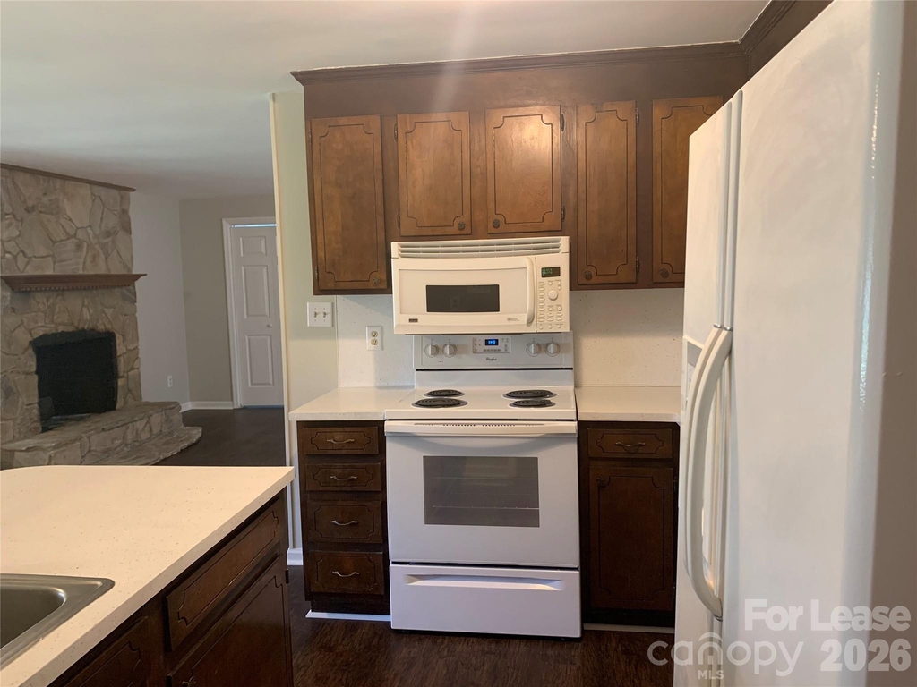 2995 Wonderland Lane - Photo 6