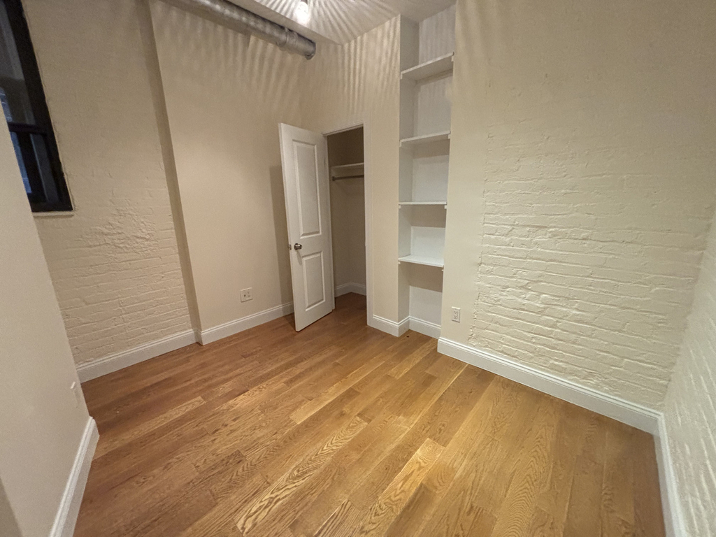 west 11st street - Photo 6