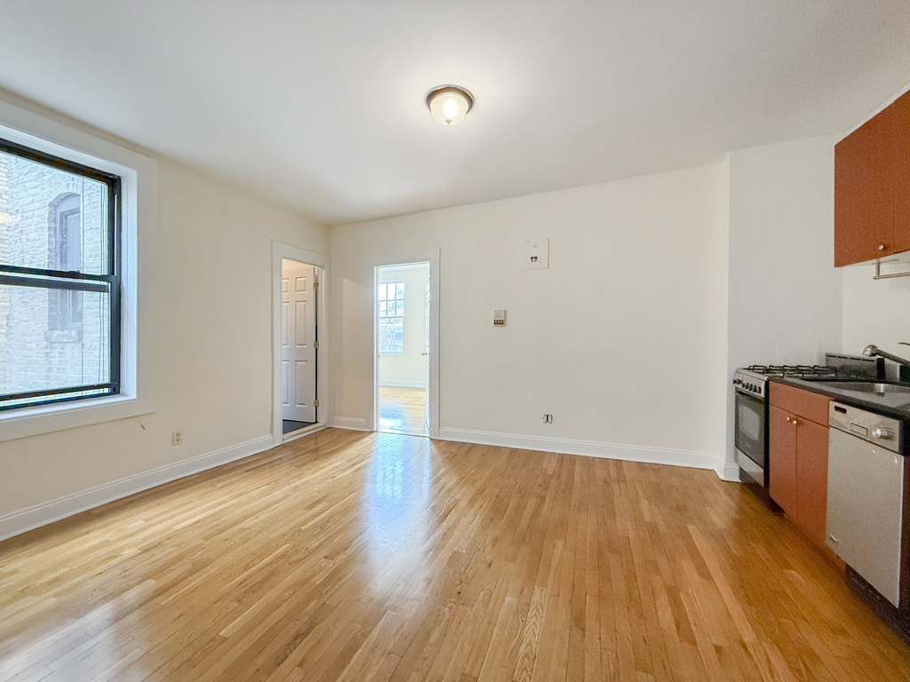 West 11th Street - Photo 3