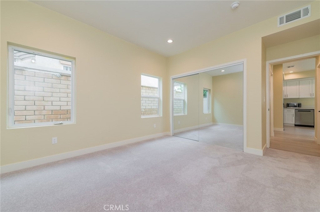 642 W Grand Ave - Photo 7