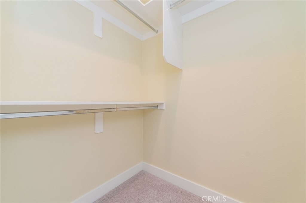 642 W Grand Ave - Photo 19