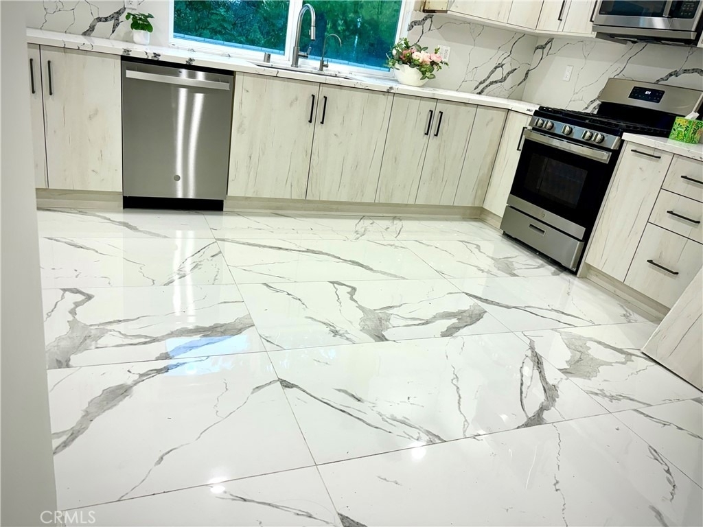11774 Doral - Photo 31