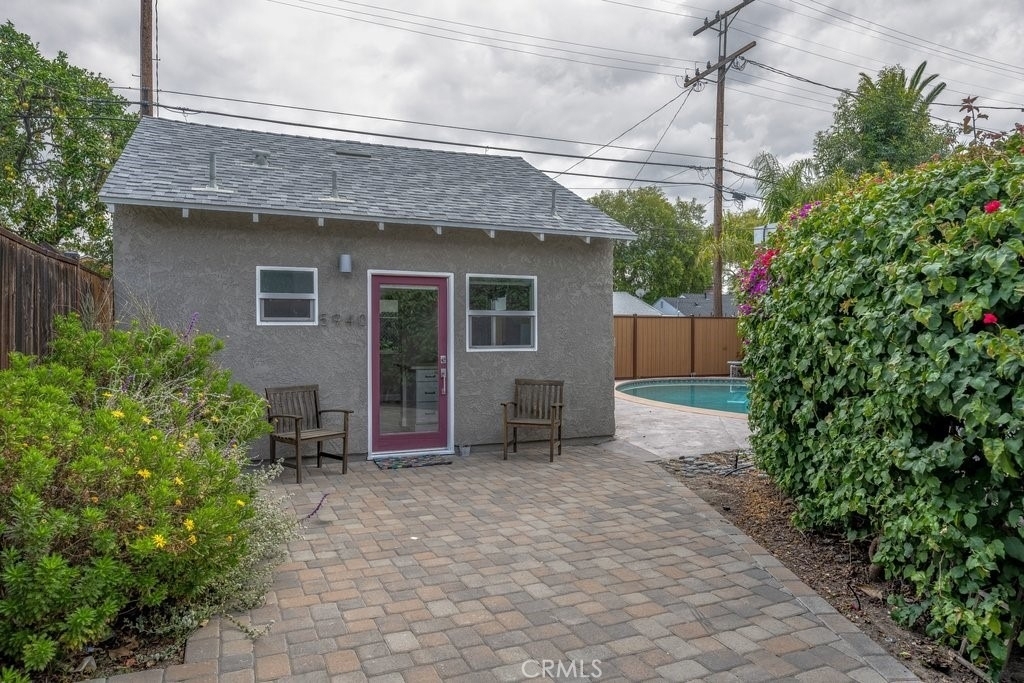 5940 Simpson Ave - Photo 0