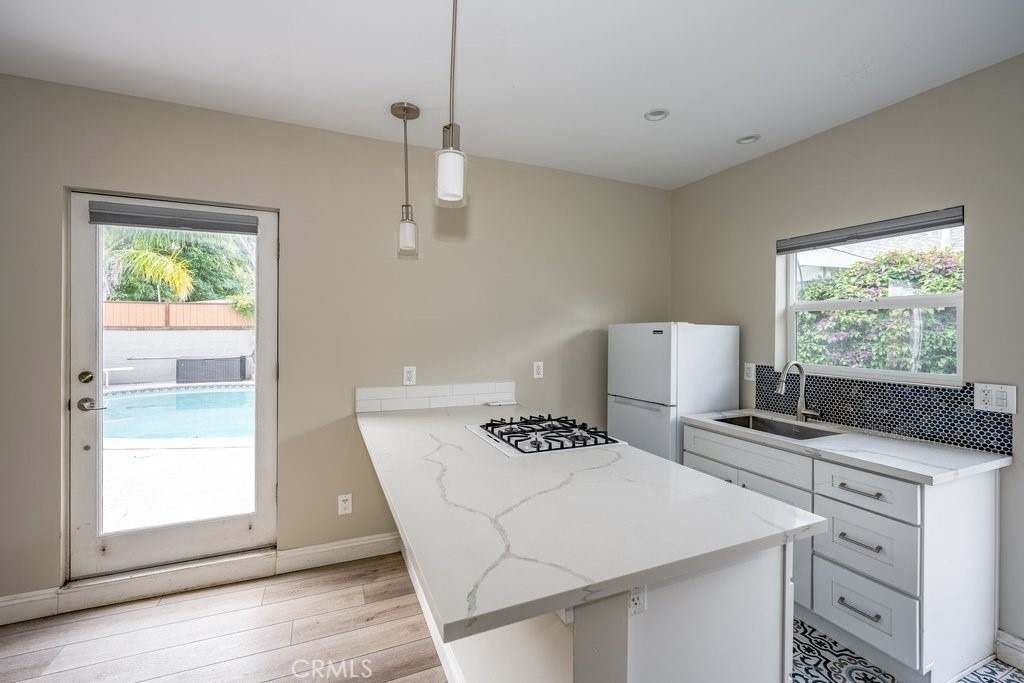 5940 Simpson Ave - Photo 3