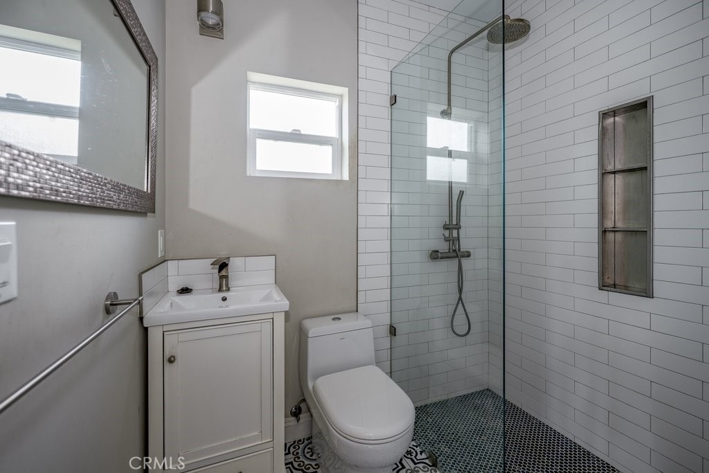 5940 Simpson Ave - Photo 5