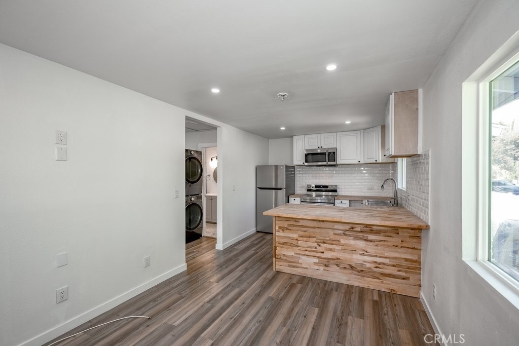1069 Erringer Road - Photo 0