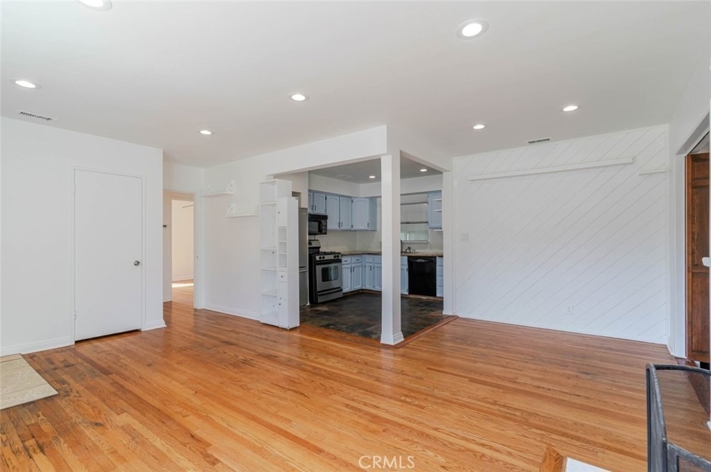 13057 Gladstone Avenue - Photo 10