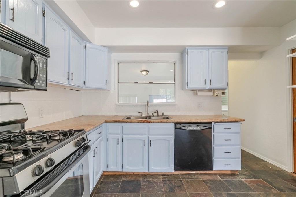 13057 Gladstone Avenue - Photo 13