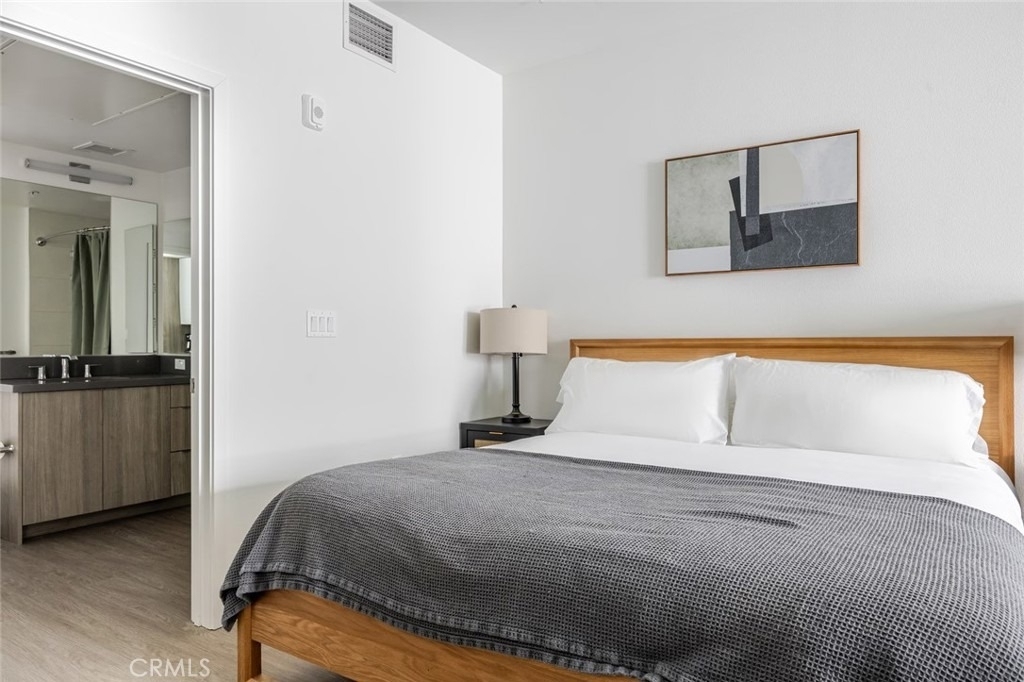 511 S Harbor - Photo 1