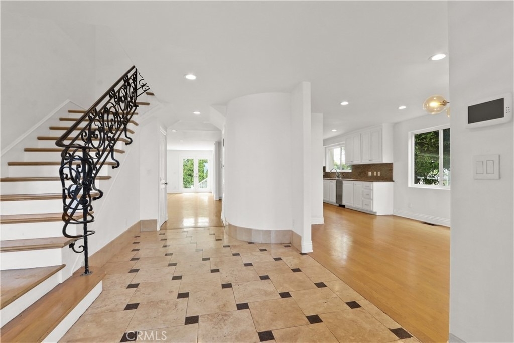 7908 W 81st - Photo 3