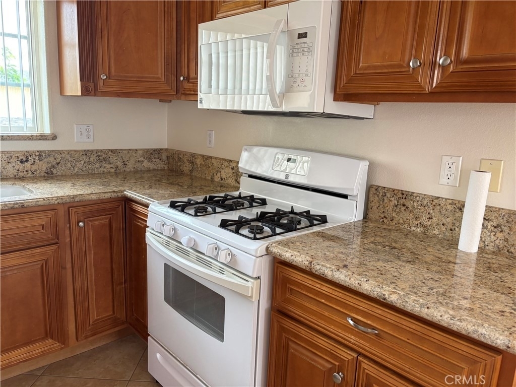 1343 W 164th Street - Photo 2