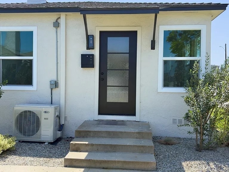 2510 Termino Avenue - Photo 1