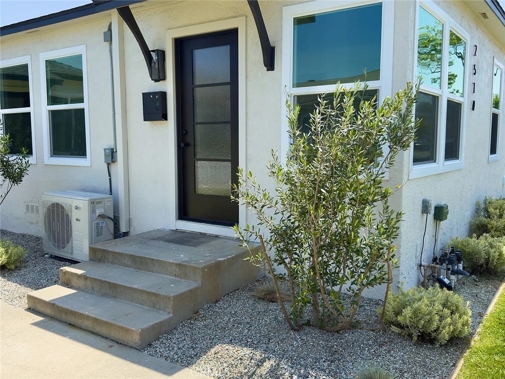 2510 Termino Avenue - Photo 0