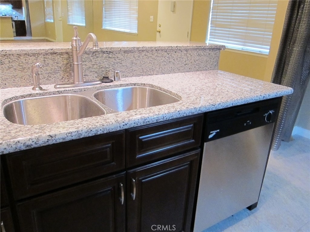 104 Sinclair Avenue - Photo 1