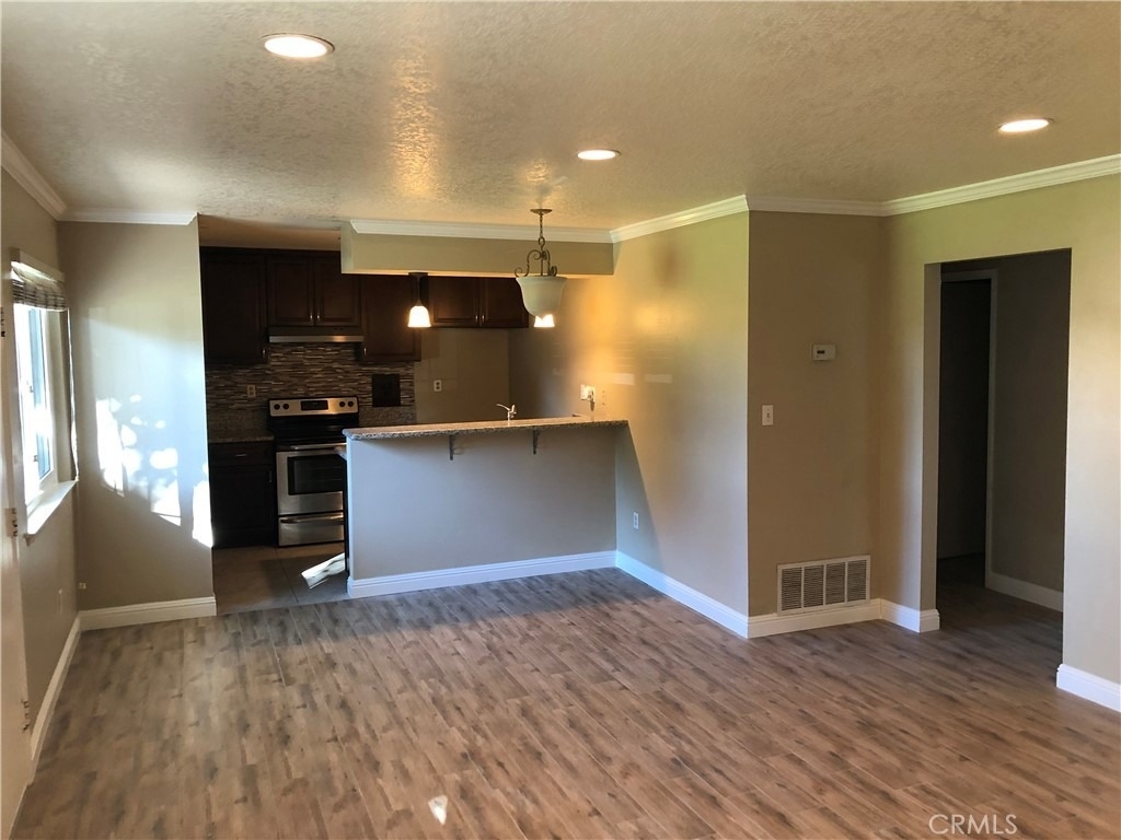 104 Sinclair Avenue - Photo 5