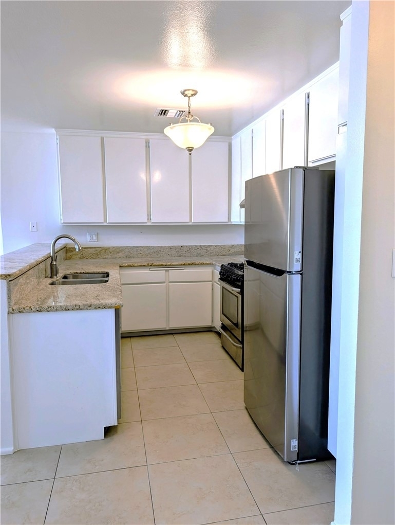 17330 Chatsworth Street - Photo 4