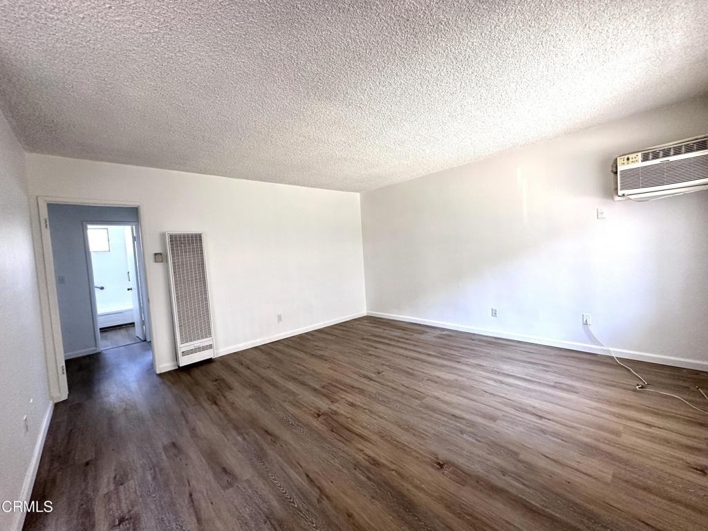 365 W Milford Street - Photo 2