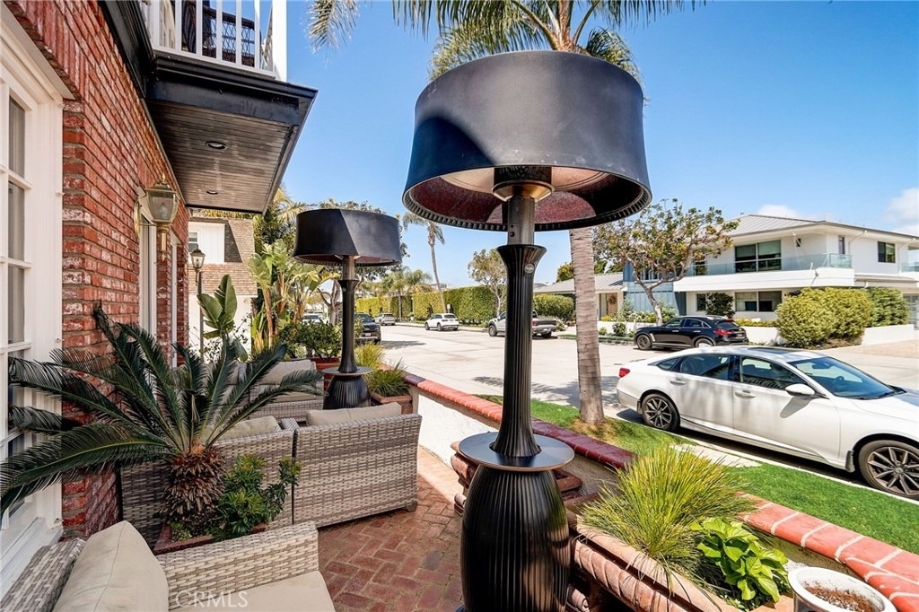 2025 E Balboa - Photo 3