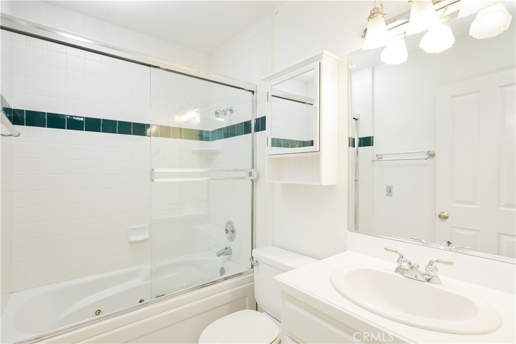 2025 E Balboa - Photo 38