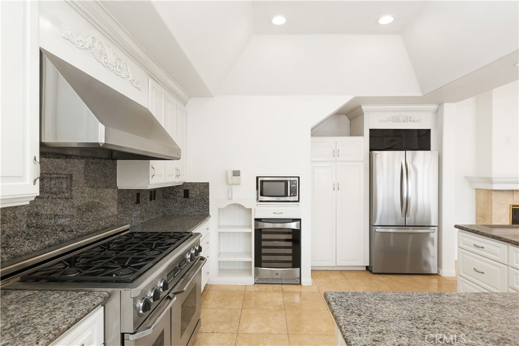 2025 E Balboa - Photo 48