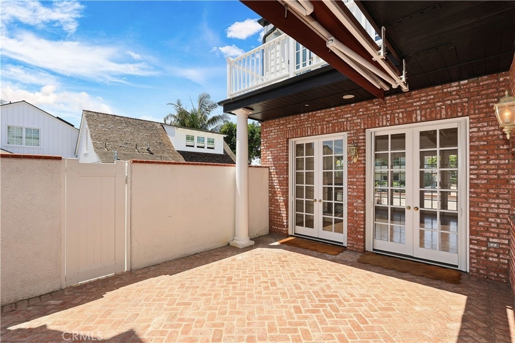 2025 E Balboa - Photo 8