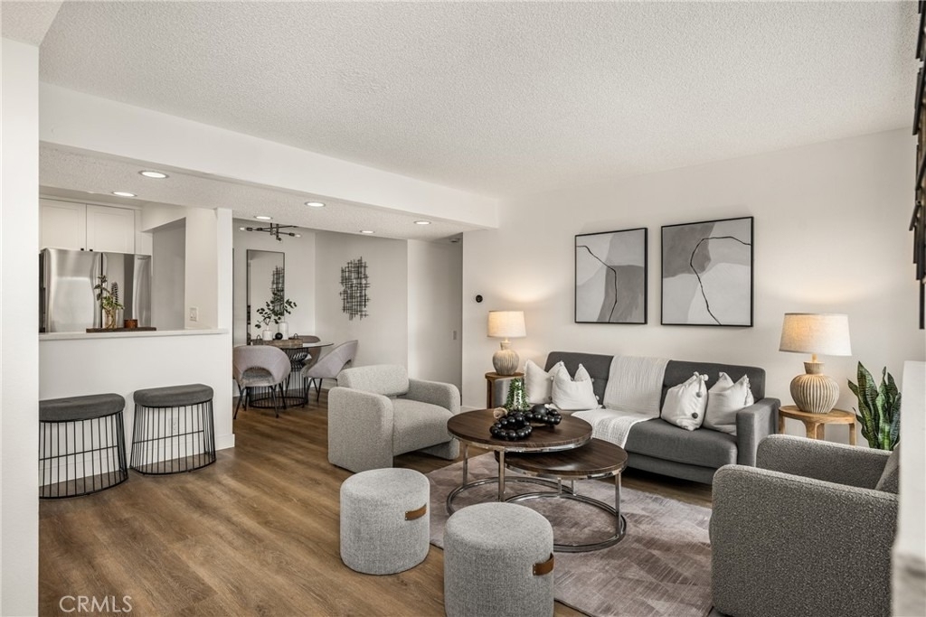 25761 Le Parc - Photo 2