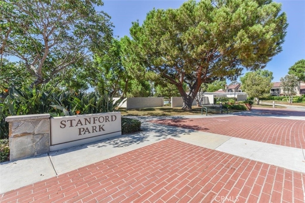 122 Stanford Court - Photo 1