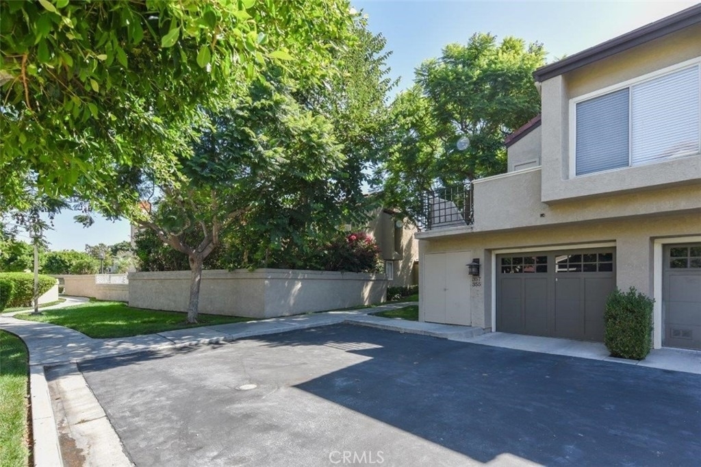 122 Stanford Court - Photo 0