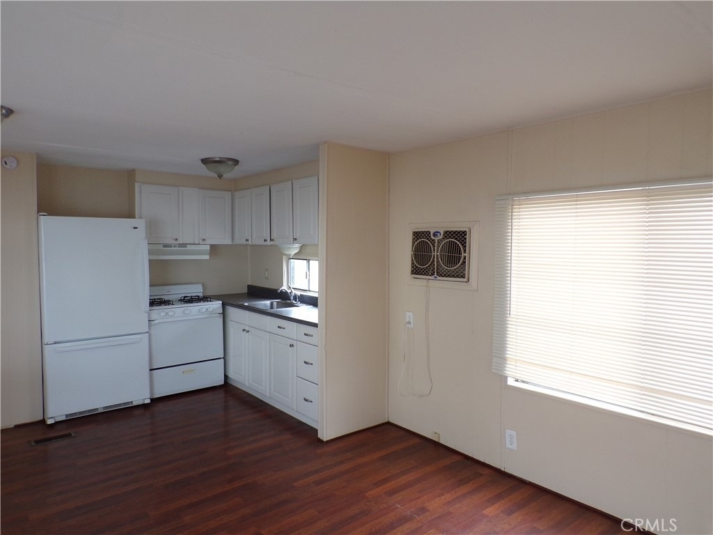 12710 3rd Street - Photo 3