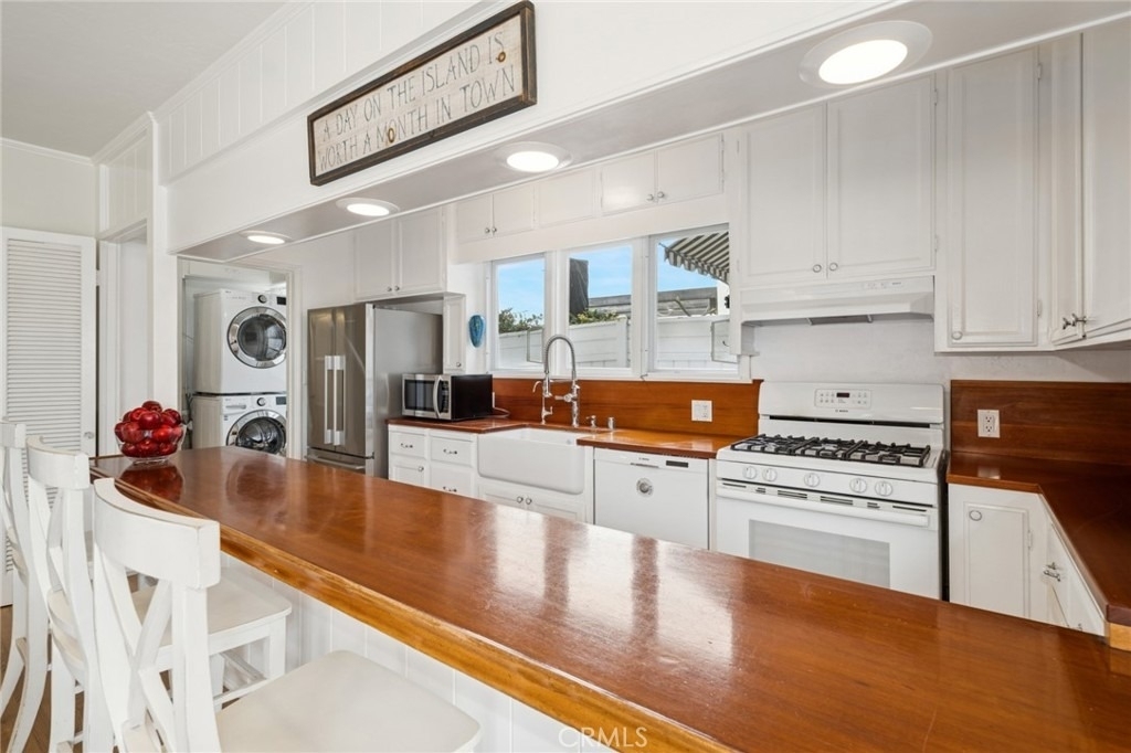200 Grand Canal - Photo 6