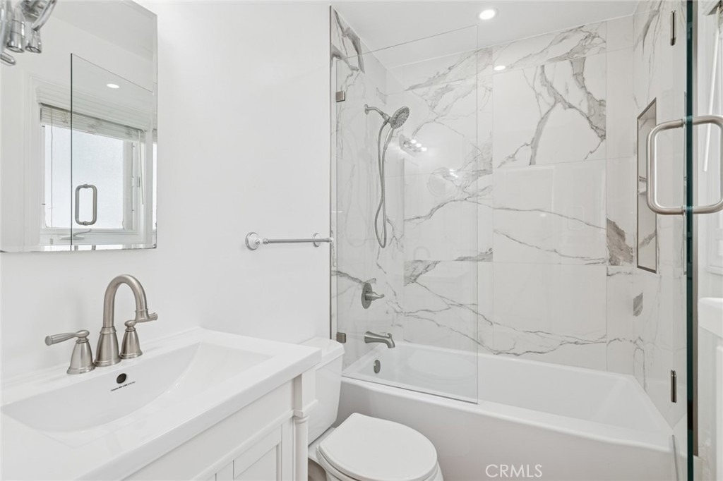 200 Grand Canal - Photo 23