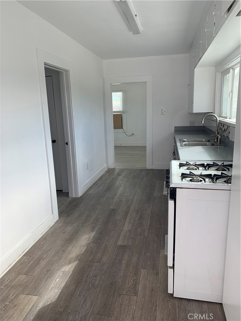 315 W Colton Avenue - Photo 1