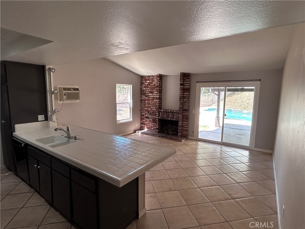 1271 N Emogene Street - Photo 5