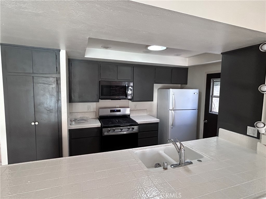 1271 N Emogene Street - Photo 4
