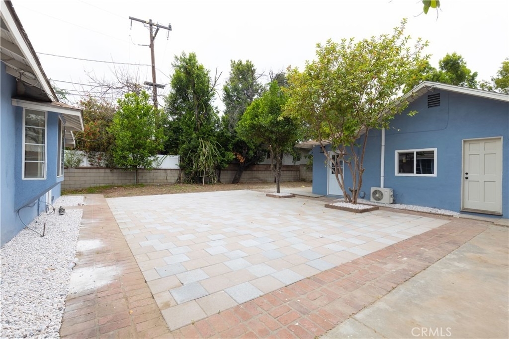 1611 1/2 S 4th Avenue - Photo 0