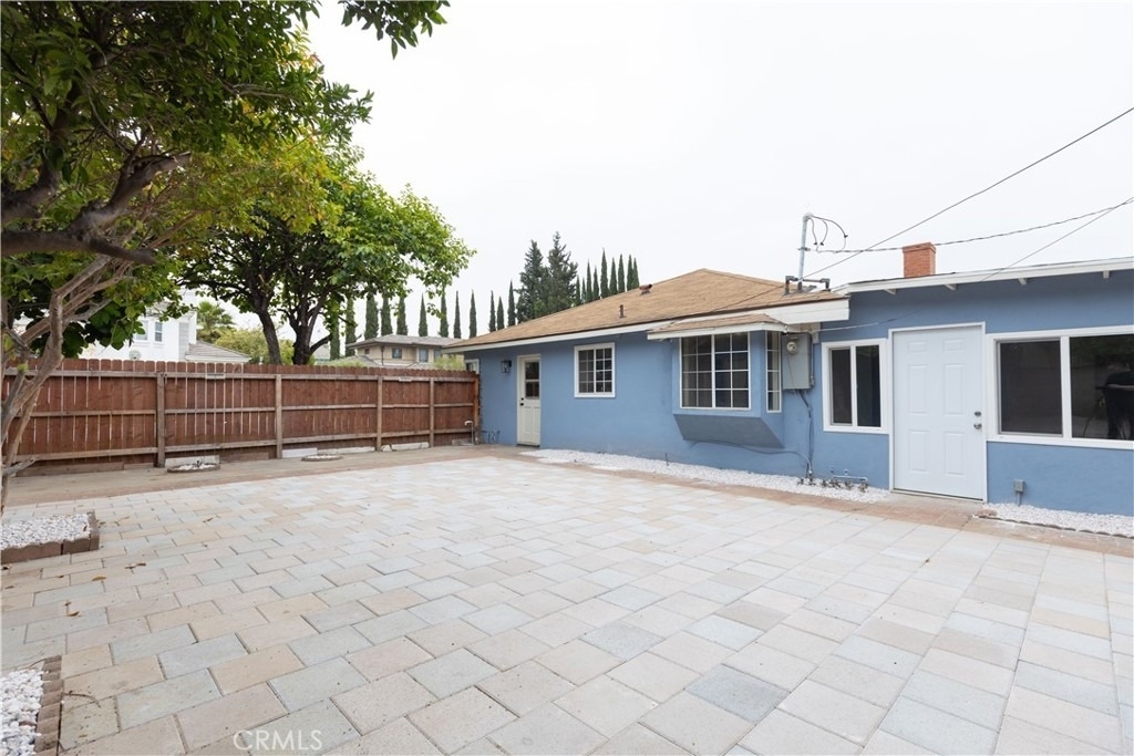1611 1/2 S 4th Avenue - Photo 5